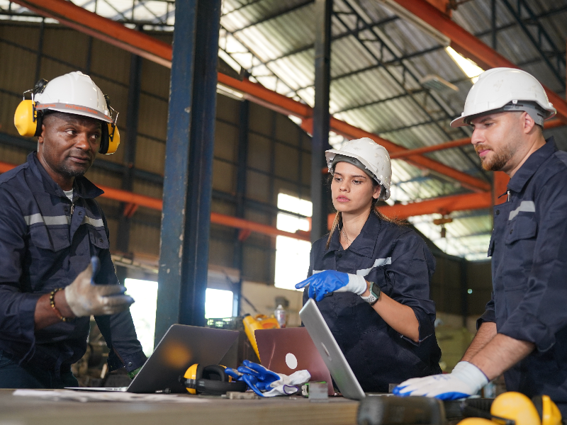 IT support workers in a factory